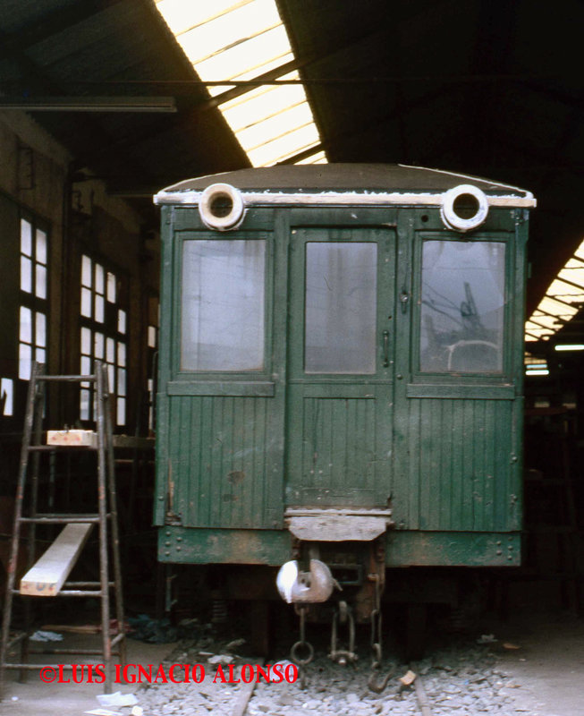 020  Furgón automotor MD-3 de FTS en los talleres de Lutxana. (4-1987).jpg