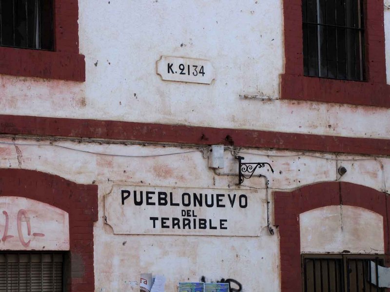 cartell estació de pueblonuevo del terrible 02-01-2012.jpg