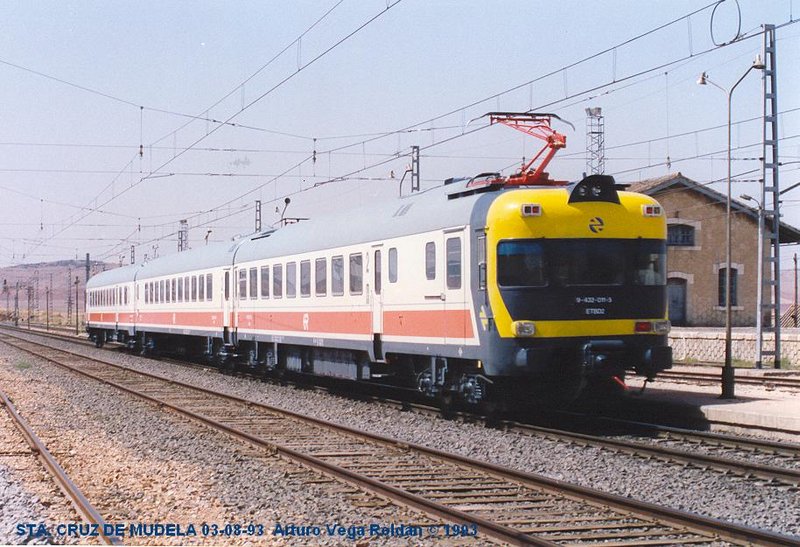 432-011 STA.CRUZ DE MUDELA 3-8-93.JPG