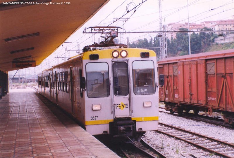 FEVE 3527 SANTANDER 30-7-98.jpg