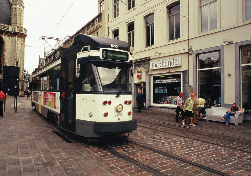 6215 junto a la Sint-Baafsplein (Gent)  18-8-07.jpg