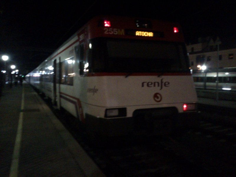 un cercanias en la estacion del escorial.JPG