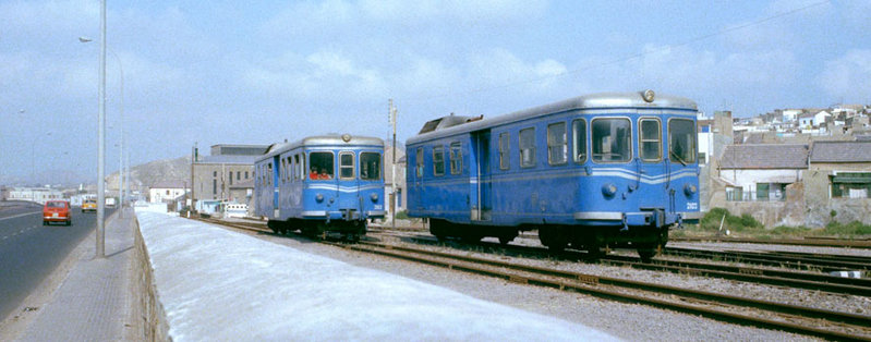 Ferrocarril Cartagena-Los Nietos Automotores diesel Billard Nºs 2102 y 2103 por vía doble en dirección a Los Nietos.jpg