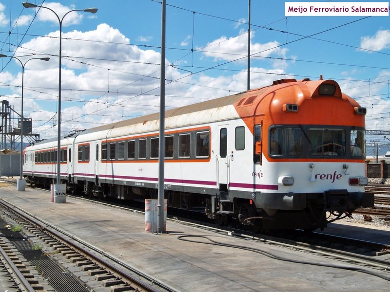 Unidad eléctrica 432 de Renfe Operadora.JPG