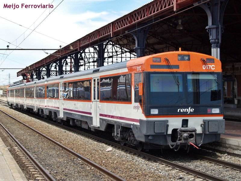 Unidad eléctrica 470 de Renfe Operadora Media Distancia.JPG