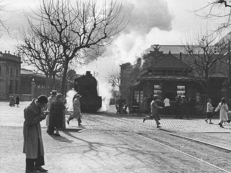 Tren del puerto_La Barceloneta_años 50.jpg