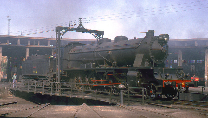 RD3360. 231.2003 at Seville. 13th May,1964.jpg