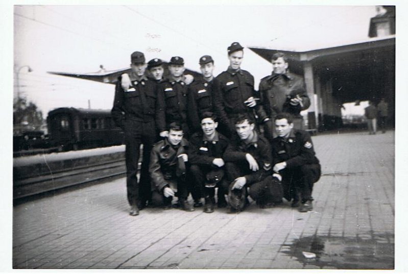 Compañeros de la 24ª promoción escuela de Córdoba.jpg