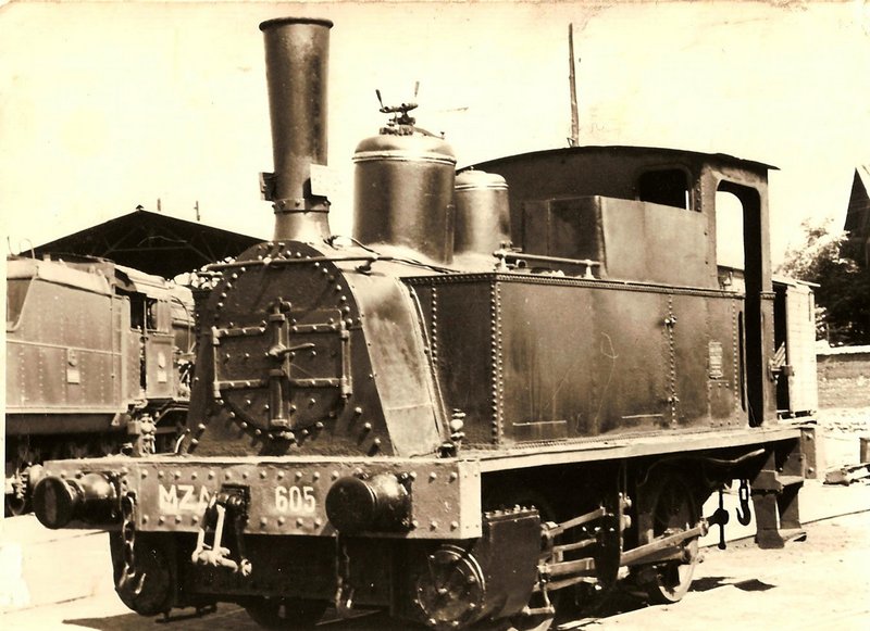 La 605. Locomotora que se utilizó durante varias decadas para las maniobras en el viejo depósito de Albacete. 1962. Foto Juan Moreno Sanz.jpg
