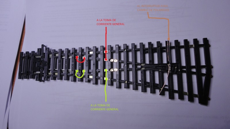 Desvio Electrofrog con conectores para DCC.jpg