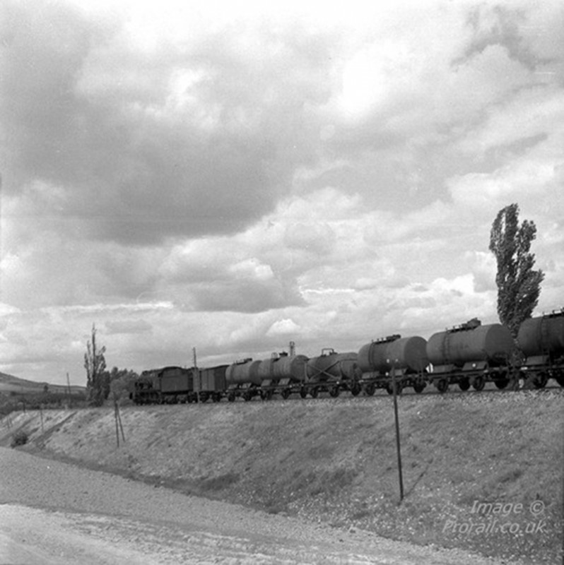 Spain RENFE 4-8-0 locomotive No. 240.2540 at Dueñas 1965.JPG