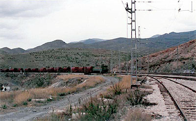 Tren minero entrando en Doña Maria y Ocaña (1991).jpg