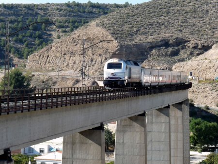 Talgo por puente del Anchuron.jpg