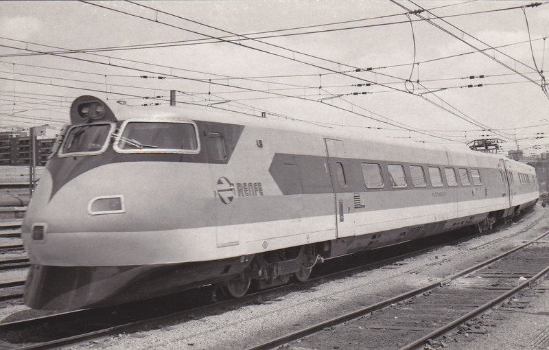 8-443-001 Madrid chamartin 1980 foto Jaume Roca.jpg