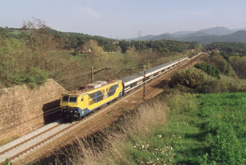 250 Talgo pendular.JPG