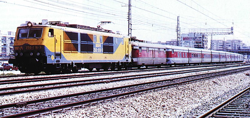 250.016 Talgo III.jpg