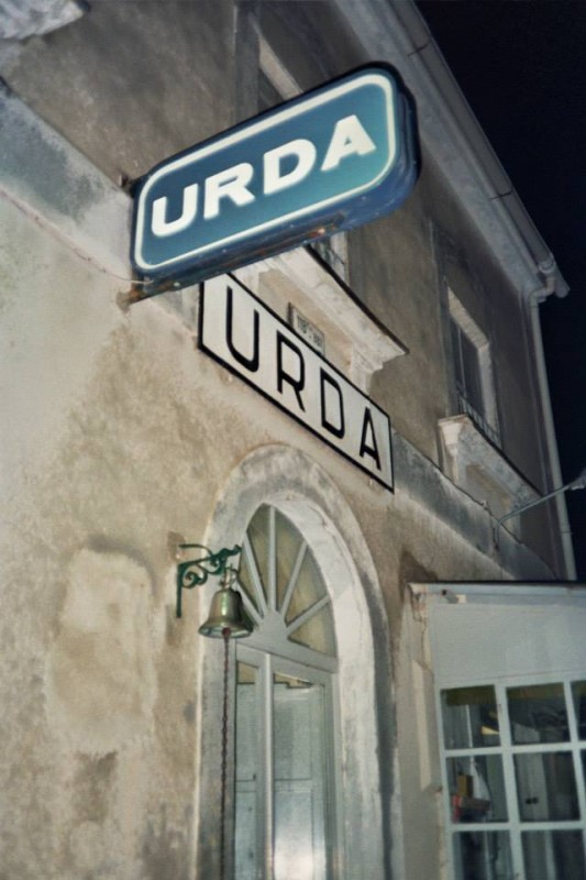 16-Imagen nocturna de la est. de Urda con la campana y c.e. 10-10-88.jpg