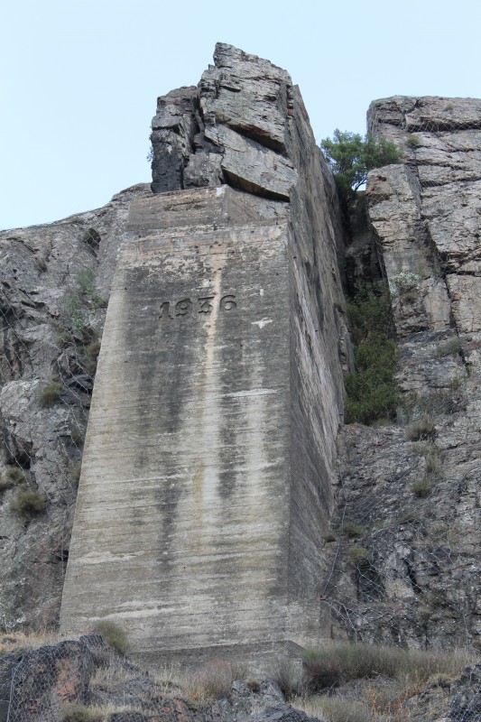 muro en despeñaperros.jpg