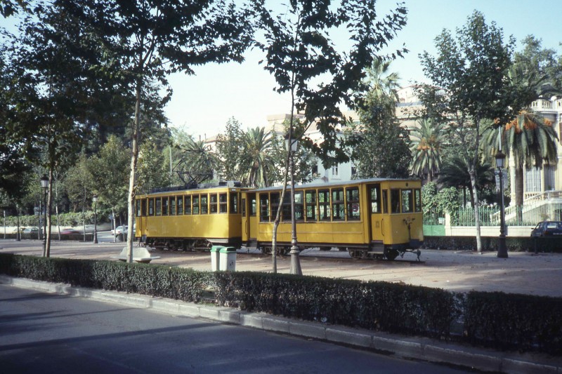 Granada_tram_exposition_lane.jpg