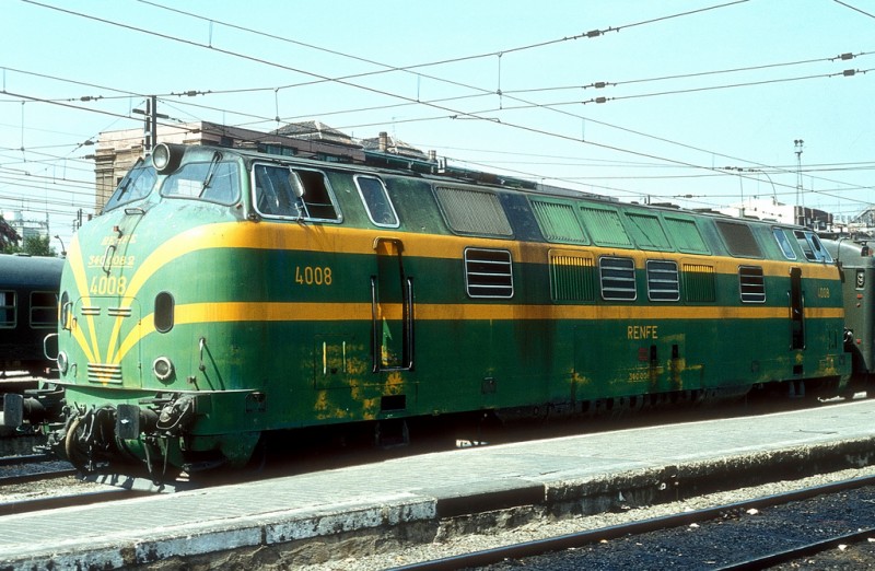 340.008 - Madrid-Atocha. 28.08.80.jpg