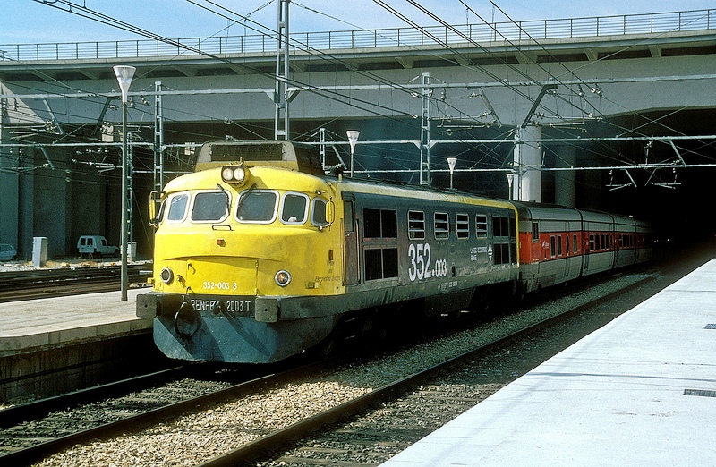 352.003 Madrid-Atocha 04.10.2000 - Foto M. Hainzl.jpg