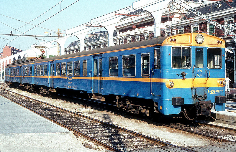 439.017 - Valladolid 23-07-1985. Foto P. Cvikevic.jpg