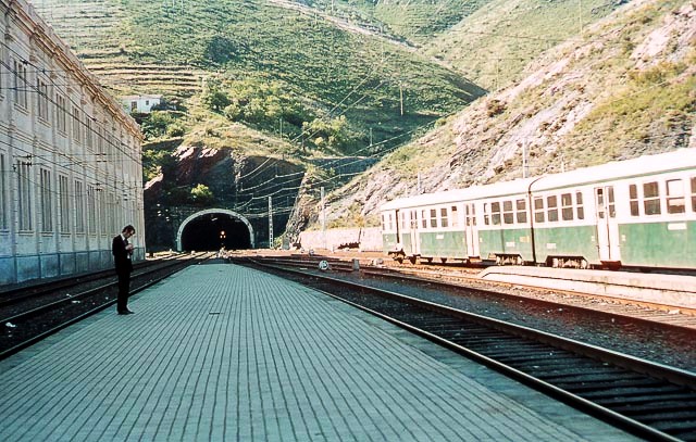 Estación de Port Bou. 15 de abril de 1972. Foto John Batts - 2.jpg