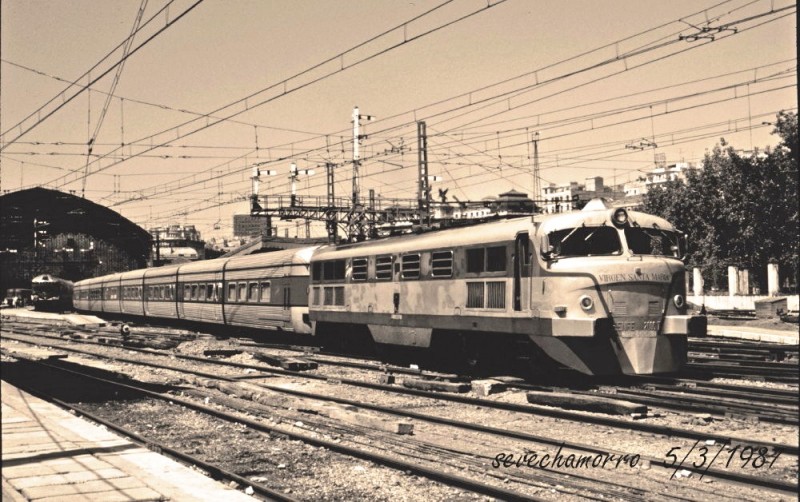 352.006 - Talgo Virgen de Santa María. Madrid Atocha, 5 de marzo de 1987..jpg