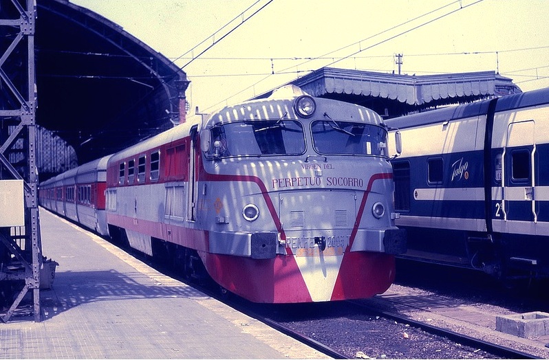 352.003 - Talgo Virgen del Perpetuo Socorro, Madrid-Granada-Almería. Madrid-Atocha 04.08.1987 .- The STB.jpg