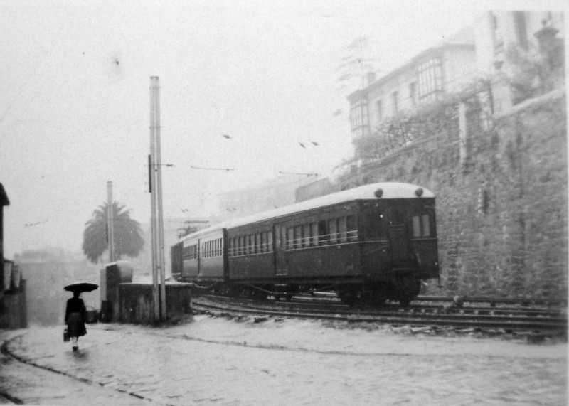 FTS_tren en Bilbao_años 50 (eBay).jpg