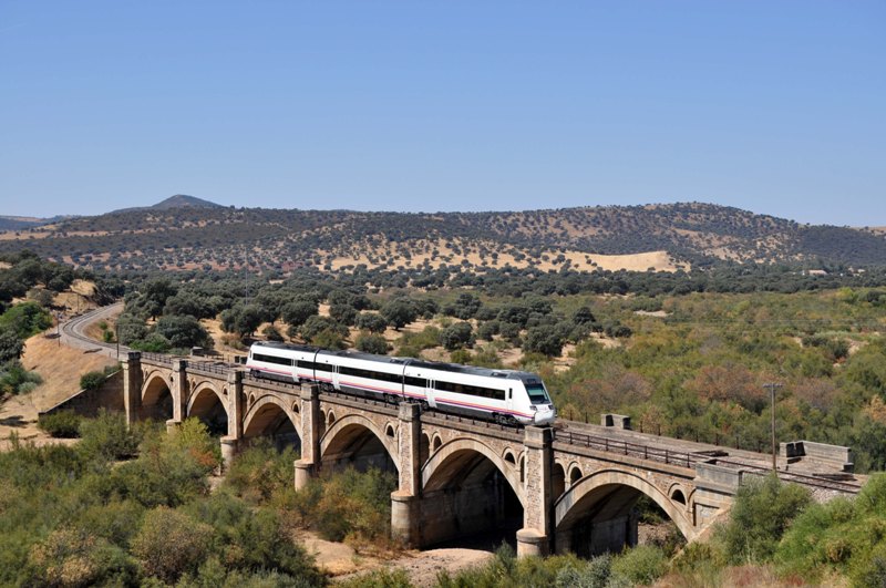 Puente sobre Río Guadalmez 25-08-2014.JPG