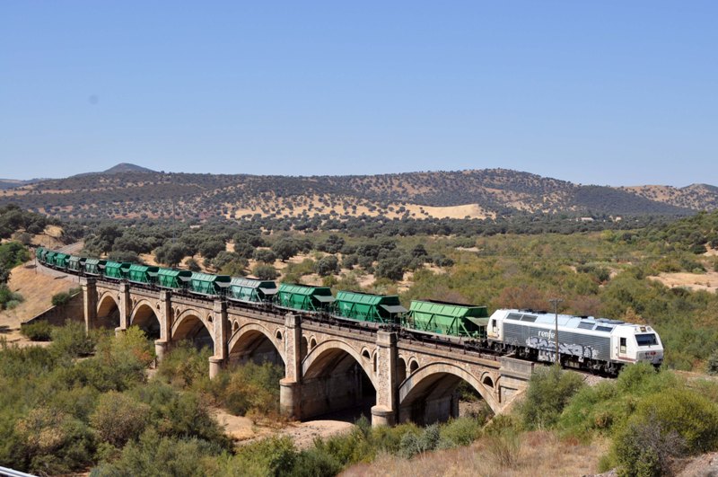 85101 Puente sobre río Guadalmez 25-08-2014.JPG