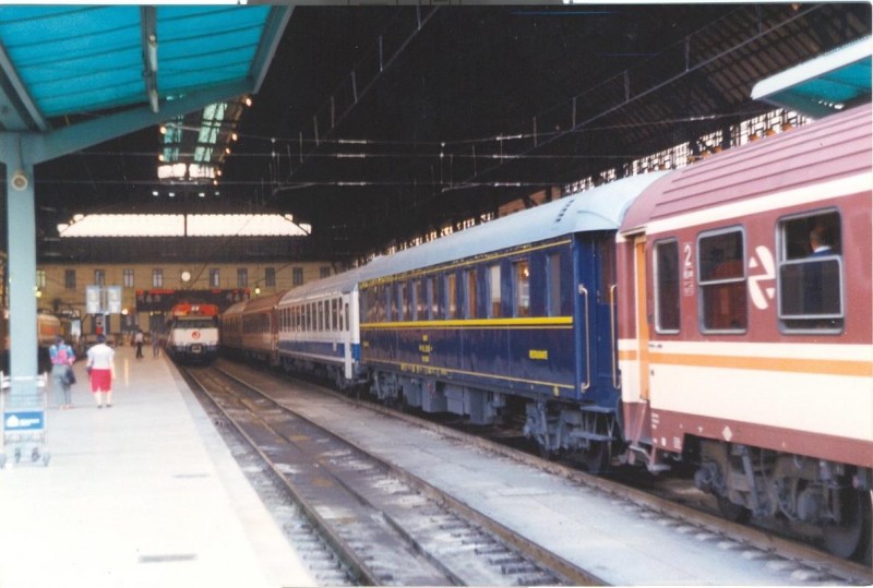 R12-12953 en el Estrella ''Gibralfaro''. Valencia-Nord. 11-08-1993..JPG