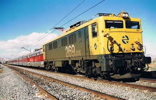 269.414 - Talgo III Madrid Chamartín - Alicante .- Costa Martínez.jpg