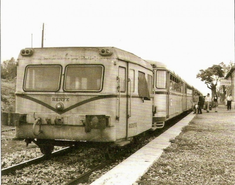 1973 ferrobus concentaina tren correo[1].jpg
