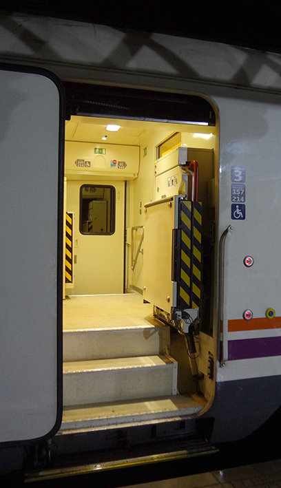 RENFE-448.023_reforma PMR_29noviembre2014_JosepMiquel-1.JPG