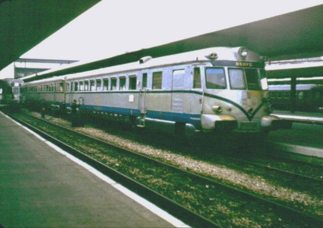 595-007M TAF Barcelona-Salamanca en Zaragoza-Portillo el  28-04-1973..jpg