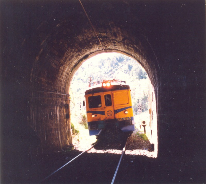 UT 438-032-5 (21 maig 1995 Tunel de Tosses).jpg