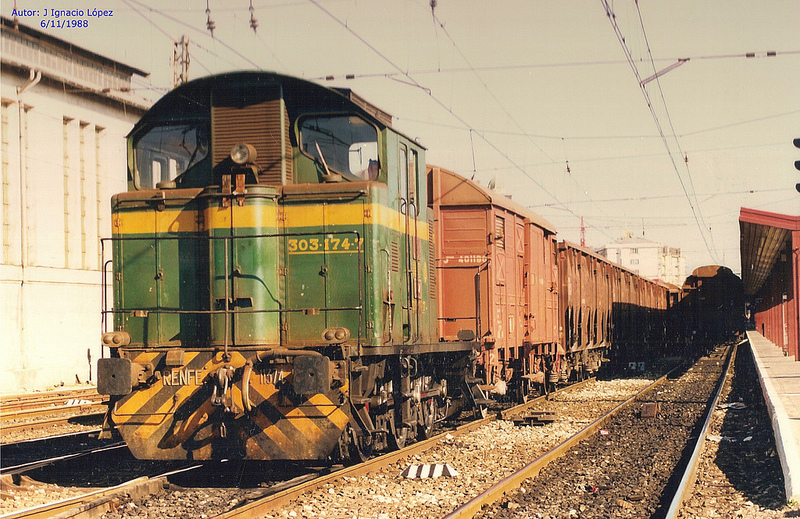 303.174 - Irún. Con tren de ealos. 06-11-1988.jpg