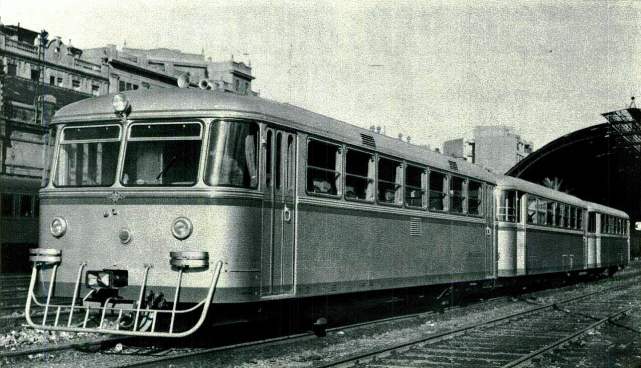 Ferrobús en Madrid-Atocha.jpg