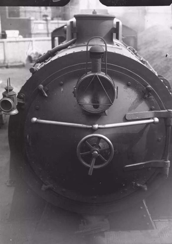 Detalle frontal locomotora MZA.jpg