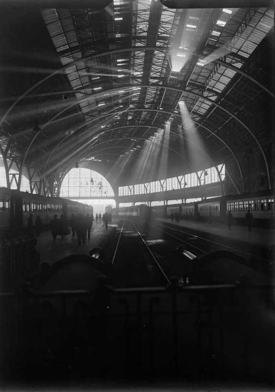 INTERIOR ESTACIO DE FRANÇA 1930 - 2.jpg