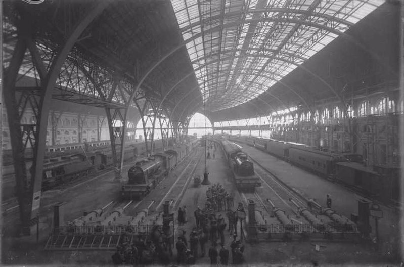 INTERIOR ESTACIO DE FRANÇA 1930- 3.jpg