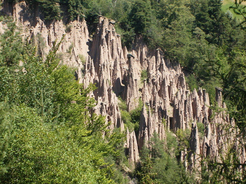 232. Bolzano. Las pirámides de tierra. Primer plano.JPG