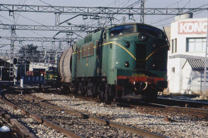 RENFE 7806, 21.9.1990, Vilaverde Bajo.jpg