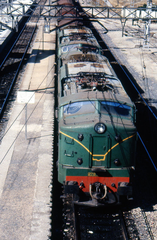 RENFE 7822 + 7824, 21.9.1990, Vilaverde Bajo.jpg