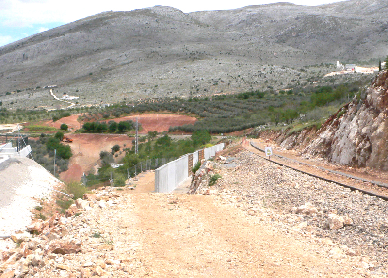 Atajea AVE a ferrocarril antigua b.JPG