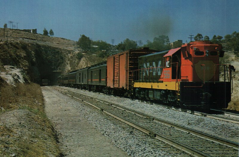 national railroad of mexico 1310hp emd g12.JPG