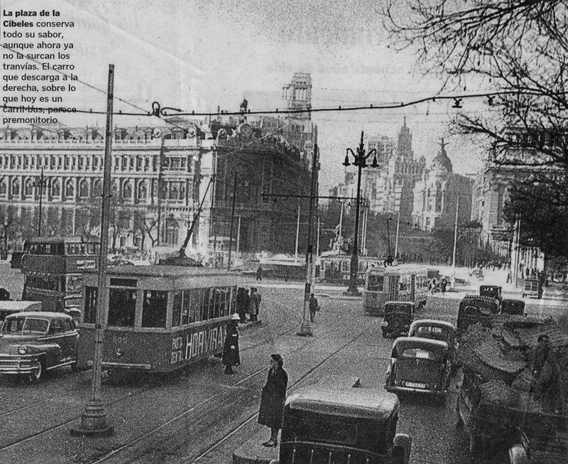 Cibeles años 40 con un PCC y el remolque motorizado 905.jpg