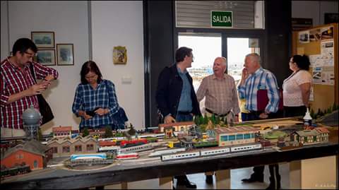 PARTICIPANTES EN LA REUNION DE LA MESA DEL FERROCARRIÑ EN ASAFAL 2016 (5).jpg